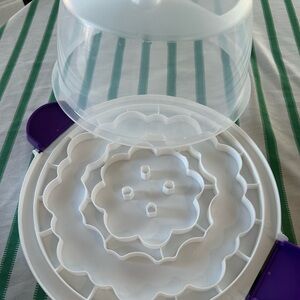 Wilton White and Purple Cake Carrier